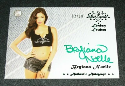 2015 Benchwarmer BRYIANA NOELLE Daizy Dukez #7 Green Foil Autograph/10 PLAYBOY