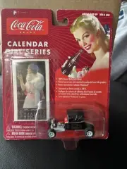 Johnny Lightning Coca-Cola Calendar Girls Ford T-Bucket 2003 White Lightning .