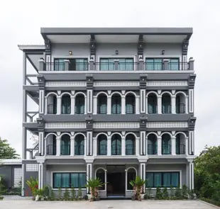 普吉島貝薩凡納住宿The Besavana Phuket