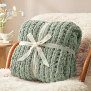 Amélie Home Soft Chunky Knit Throw Blanket, Thick Chenille Yarn Cozy Knit