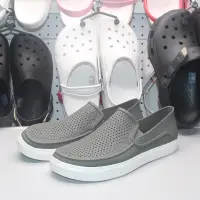 在飛比找蝦皮購物優惠-Crocs戶外男鞋都會街頭輕便休閒鞋涼鞋沙灘洞洞鞋平底涼鞋 