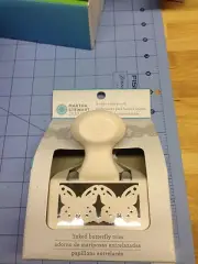 Martha Stewart Linked Butterfly Trim Double Edge Punch