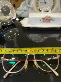 在飛比找Yahoo奇摩拍賣-7-11運費0元優惠優惠-日本中古回流眼鏡，鏡架幾只。有明顯使用痕跡，架子的質量還是不
