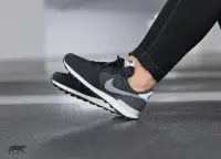 在飛比找Yahoo!奇摩拍賣優惠-南◇現 NIKE WMNS INTERNATIONALIST