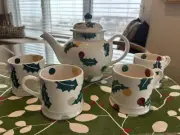 EMMA BRIDGEWATER POLKA HOLLY TEA SET: 3-cup TEAPOT and 4 Small Mugs, NWT