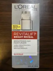 L'Oreal Revitalift Bright Reveal, 1oz Brightening Day Moisturizer SPF 30