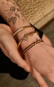 [Eden Presley] Knock on Wood 14K Yellow Gold Tourmaline Love Bangle