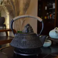 在飛比找ETMall東森購物網優惠-日道 日本老鐵壺 鐵壺 鑄鐵壺無涂層鐵茶壺鑄鐵茶壺生鐵水壺茶