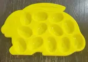 Bunny Shaped 1 Dozen Eggs Yellow Plastic Egg Tray NEW