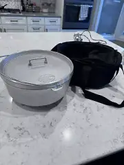 New GSI Outdoors 12" Aluminum DUTCH OVEN With Padded Travel Bag