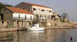 Apartments Tasa - 5m from sea