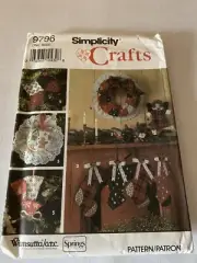 Simplicity Crafts Sewing Pattern Christmas Uncut