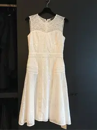 在飛比找Yahoo!奇摩拍賣優惠-義大利精品Maryling氣質高雅白色緹花高檔白色洋裝