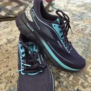 Brooks Medical Hero Sneakers Size 9 New in Box