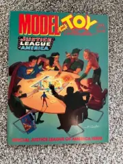 MODEL AND TOY COLLECTOR # 24 NM SPRING 1993 JUSTICE LEAGUE AMERICA