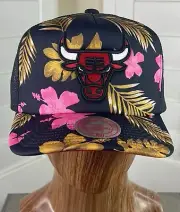 Mitchell & Ness NBA Chicago Bulls Floral/Hawaiian Snapback Trucker Hat - New