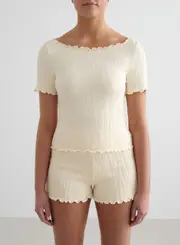 [aim'n] Almond White Tulip Short Sleeve Top