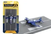 Runway24 F4U USMC Diecast vehicleplane Daron Toy 57784