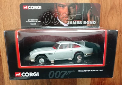 Corgi 04303 James Bond 007 Aston Martin DB5 with Working Features NEW