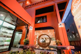 布吉卡里卡斯酒店Khaleej Mass Hotel Phuket