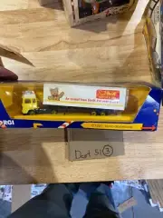 CORGI 1985 DIECAST VOLVO GLOBETROTTER STEIFF BEARS - C1231 - BOXED - LENGTH 20CM