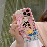 在飛比找ETMall東森購物網優惠-日韓卡通可愛沐浴雞雞小新手腕帶適用蘋果14promax手機殼