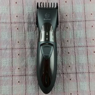 《省您錢購物網》全新~KEMEI 充電電動理髮器 (KM-605) (6.4折)