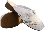 [GHAKKE] Women's Ethnic Style Peony Floral Embroidery Slippers Summer Soft Comfort Round Toe Mules Shoes Casual Lightweight Slip-On Low Heel Shoes(White,4.5)