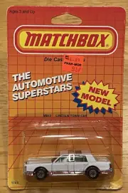 MATCHBOX SUPERFAST MB43 WHITE LINCOLN TOWN CAR NEW ON CARD