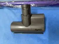 在飛比找Yahoo!奇摩拍賣優惠-Dyson V6塵蟎吸頭 專用配件（全新原廠標準配件）/戴森