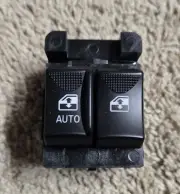 Front Driver Left Power Window Switch 10284860 For 2000-2005Chevrolet MonteCarlo