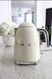 Smeg Retro Style Electric Kettle 1500W Polished Stainless Steel Chrome Handle @