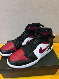 在飛比找Yahoo!奇摩拍賣優惠-Nike Air Jordan 1 Mid Bred Toe