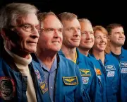 FIRST & LAST ASTRONAUT CREWS FROM SPACE SHUTTLE MISSIONS - 8X10 PHOTO (ZZ-293)
