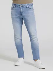 GUESS Eco Low Rise Skinny Fit Chris Denim Jeans In Carry Light Wash Size: 29, Spandex