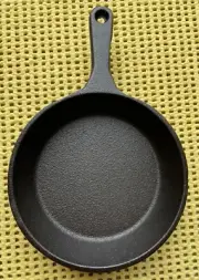 4 inch Cast Iron Mini Small 1 Egg Skillet Griddle Pancake Frying Pan New