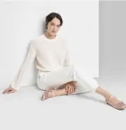 Women's Crewneck Boxy Pullover Sweater - Wild Fable Off-White sz. XXS
