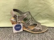 New Womens Croft & Barrow Ortholite Wedge Sandals (CBIVAH) in Silver size 11