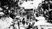 1928 A crowd at Hepburn Springs on a Sunday morning Australia OLD PHOTO