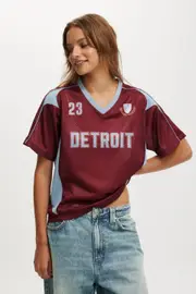 [Cotton On Women] Cotton On Women - V Neck Regular Cropped Graphic Tee - 23 detroit/ sour cherry M 23 DETROIT/ SOUR CHERRY