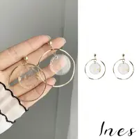 在飛比找momo購物網優惠-【INES】韓國設計時髦金色幾何波浪圓環金箔圓片造型夾式耳環