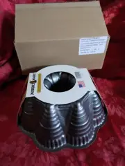 Nordic Ware Bundt Festival Pan 9 Cup Non Stick Pro Form Bakeware USA ✞