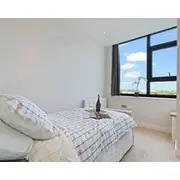 Heathrow Apartment Sleeps 4