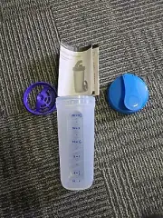 Tupperware 20 Ounce Quick Shake Container Cup Shaker Blender Cup Blue FREE SHIP