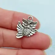 10 pieces - Flying Owl Antique Silver Charms Pendants Double Sided #a