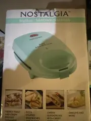 BRAND NEW IN BOX Nostalgia MyMini Sandwich Panini Omelet Maker in Teal