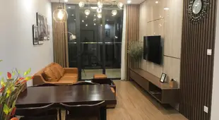 02 BR luxury apartment in Vinhomes Skylake