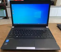 在飛比找Yahoo!奇摩拍賣優惠-【二手筆電2000】Toshiba R30-A，i5+SSD