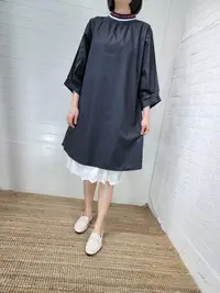 在飛比找Yahoo!奇摩拍賣優惠-正韓korea韓國製Oops黑色羅紋領長袖洋裝 現貨特價 小