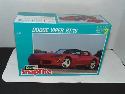 Revell Snaptite 1:25 scale Dodge Viper RT/10 Model Kit #6260 red NEW